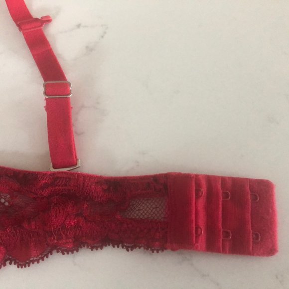 La Senza Body Kiss Plunge Push-Up Bra w Lace Accents + Foam Cups Red Sz 36C NWOT - Picture 9 of 13